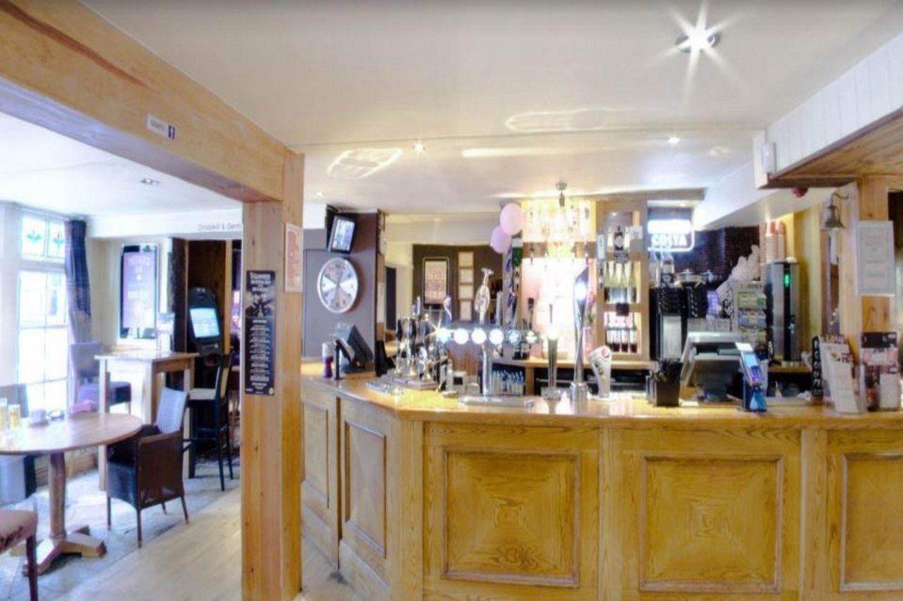 Horndean Premier Inn Portsmouth מראה חיצוני תמונה